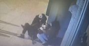 Zaszli od tyłu, zaatakowali. Policja z Warszawy szuka tych mężczyzn