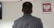 Dariusz K. wraca zeznawać do sądu w kajdankach pomiętej marynarce