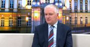 Pokrętna logika ws. tablicy. Gowin tłumaczy "nieuświadomione przekonania"
