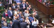 Przepychanki w Sejmie. Tarczyński zaatakował Gajewską? "Wykręcił mi ręce"