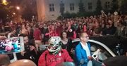 Tłum zablokował Mateusza Kijowskiego