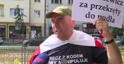 Zwolennicy i przeciwnicy Tuska przed prokuraturą