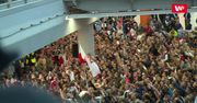 MŚ 2018. Tłumy kibiców przywitały polskich siatkarzy na lotnisku. Zobacz nagranie