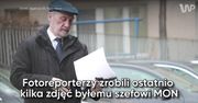 Antoni Macierewicz zasłonił flagę UE na tablicy rejestracyjnej swojego auta?