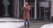 Woliński w TVP robi sobie selfie na schodach