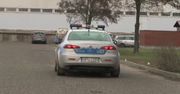17-latek ukradł ojcu samochód i próbował przejechać policjanta. Został postrzelony