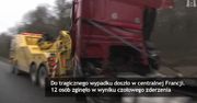 Francja: czołowe zderzenie ciężarówki i busa