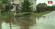 Mieszkańcy zalanych terenów z niepokojem wyczekują jutra. "Na razie jest spokojnie"