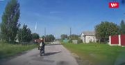 Motocyklistka kontra gęsi. Zobacz nagranie