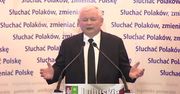Jarosław Kaczyński gratuluje piłkarzom