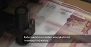 Kurs rubla wciąż spada