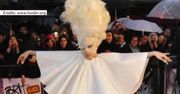 Szalone kreacje Lady Gagi