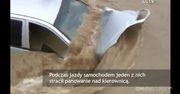 Chiny: Samochód wpadł do rzeki