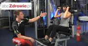 Ćwiczenie na mięśnie brzucha z wykorzystaniem przyrządu