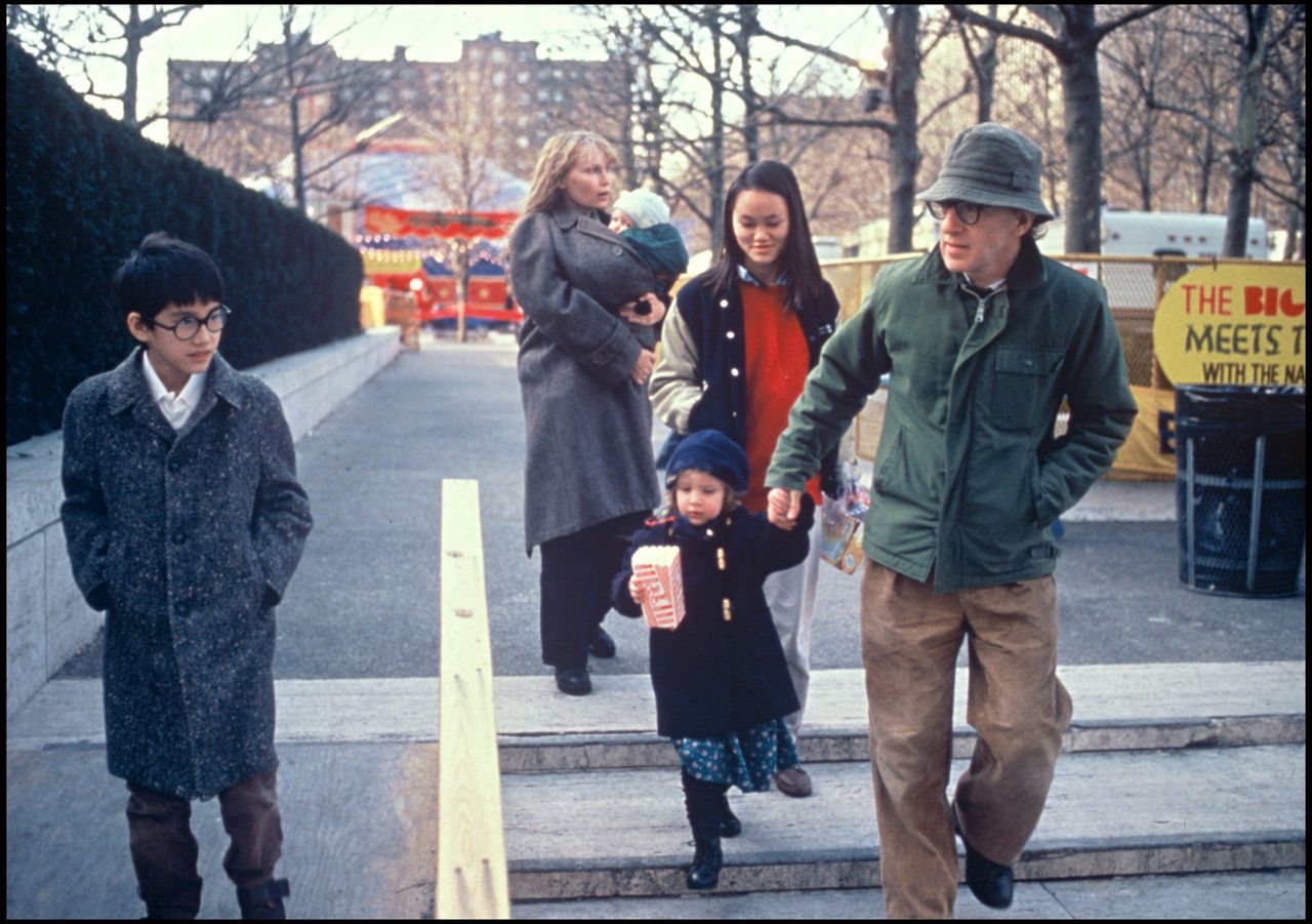 Mia Farrow z dziećmi