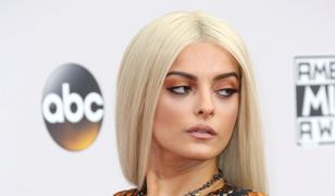 Bebe Rexha w odważnej kreacji: tylko refleks ją uratował