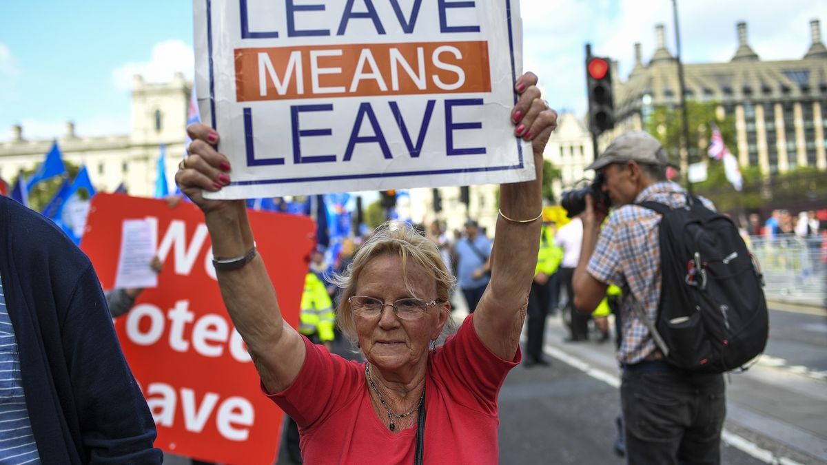 Unia radzi szykować się na twardy brexit 