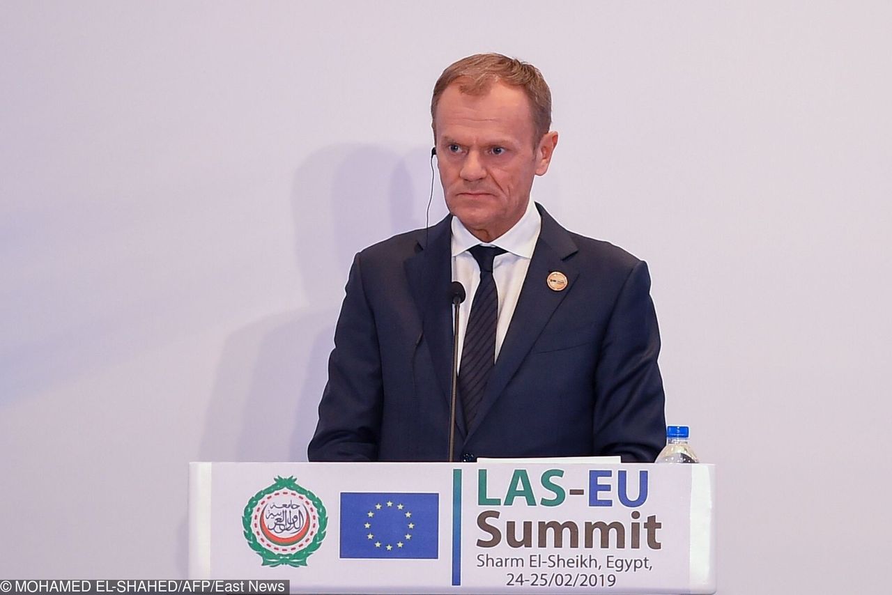 Donald Tusk: Theresa May wierzy w opóźnienie brexitu. Odłożenie daty opuszczenia UE przez Wielką Brytanię może być rozwiązaniem kryzysu