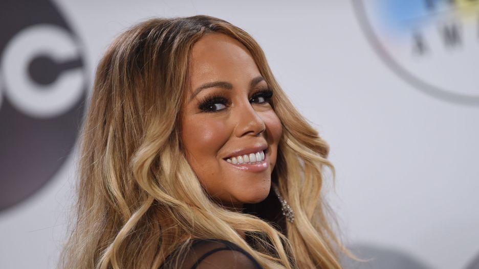 Mariah Carrey znana jest ze świątecznych utworów. Jak się okazuję planowało ona nagrać tego przebój z innym ekspertem w tej dziedzinie, George’m Michaelem.