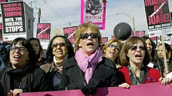 Pisarka Eve Ensler, Jane Fonda i Sally Field na czele demonstracji