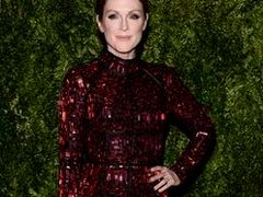 Julianne Moore w nietrafionej stylizacji