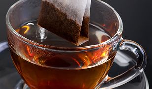 Herbata ekspresowa uwalnia mikroplastik. Opublikowano przerażające dane