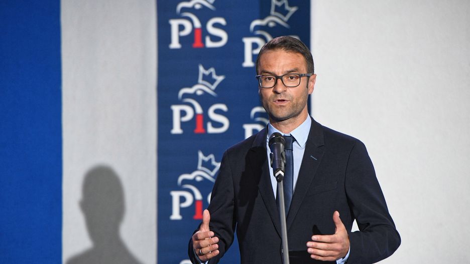 Europoseł PiS odepchnął dziennikarza TVN