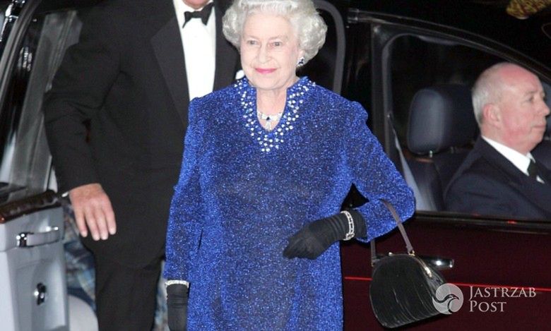 Królowa Elżbieta II - torebka