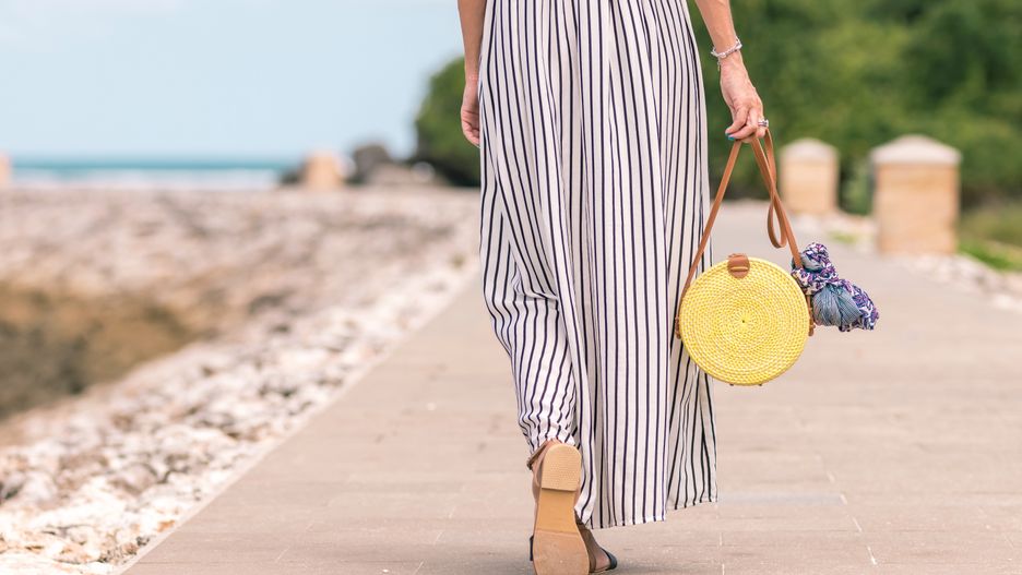 Sukienka maxi sprawdzi się nie tylko na plaży