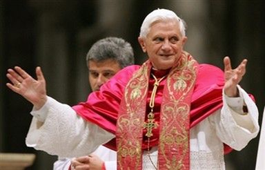 Modny Benedykt XVI