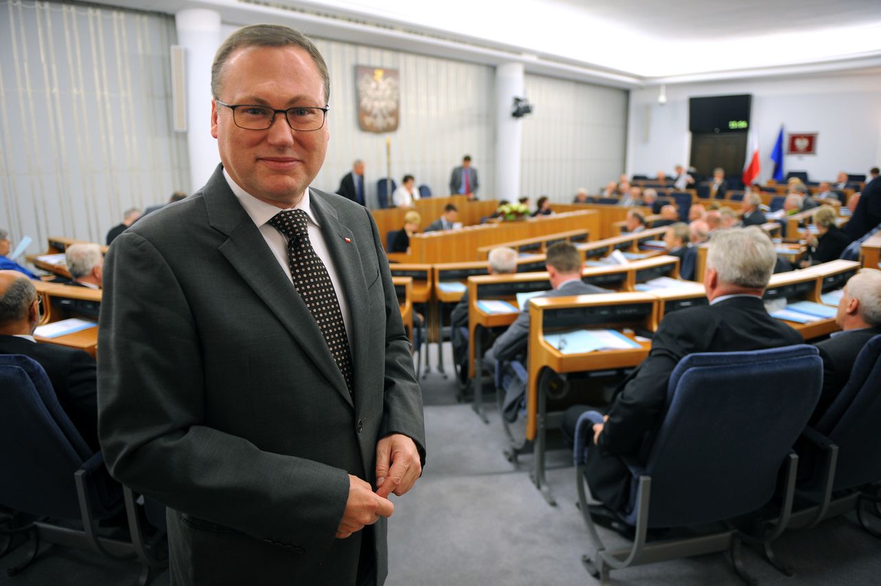 Milioner Bierecki. Senator PiS ma gigantyczne oszczędności i... fiata 126 p