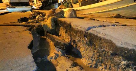 Trzęsienie ziemi w Grecji. Ostrzeżenie o tsunami