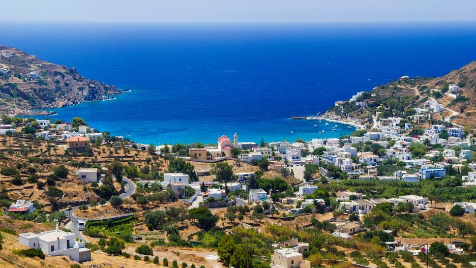 Syros (Siros) to niewielka rajska wysepka w samym centrum Cykladów