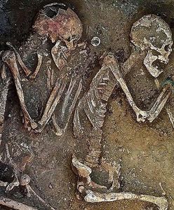 Odkryto grób kochanków sprzed 5 tys. lat. Nazwano ich "Romeo i Julia"