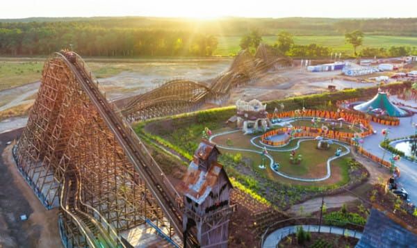 Główną atrakcją parku Majaland pod Torzymiem jest drewniana kolejka górska