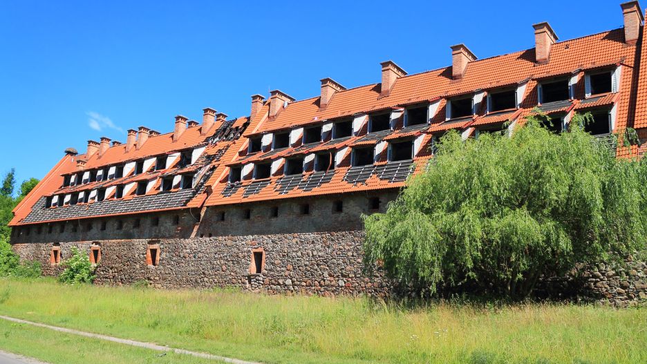 Nowy właściciel nabędzie stary spichlerz oraz ruiny zamku krzyżackiego