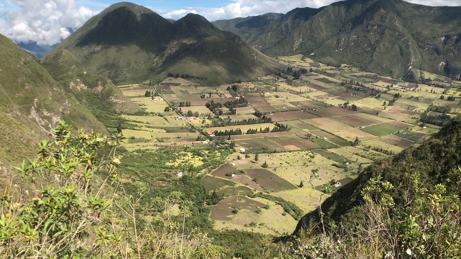 "W ciągu jednego dnia występują trzy pory roku: od wczesnej wiosny rano, przez upalne lato w dzień, aż do później jesieni wieczorem"