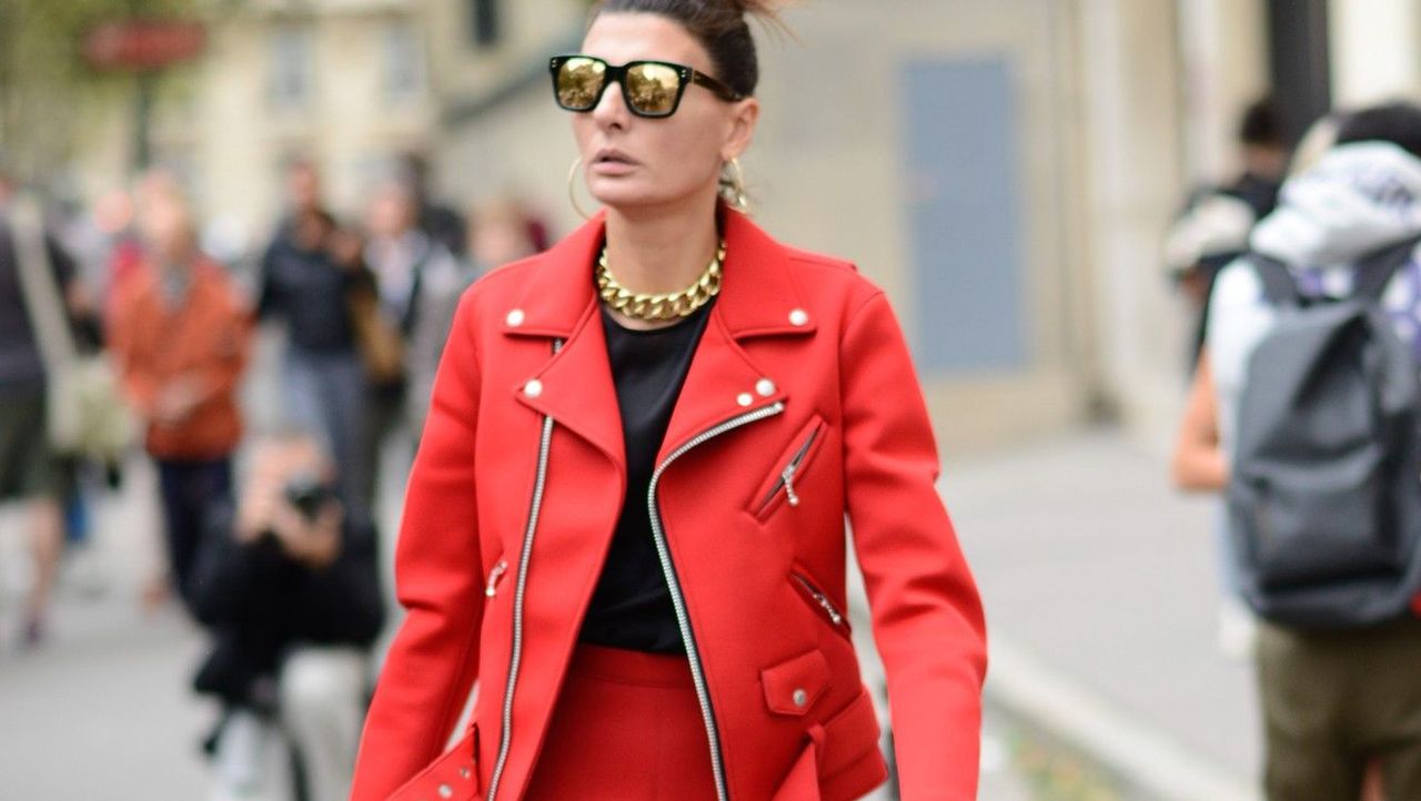 STREET STYLE: Total look! Giovanna Battaglia w hipnotyzującej czerwieni