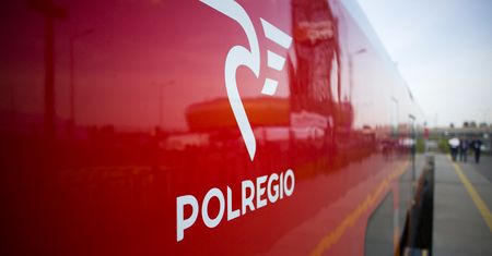 Koronawirus. Polregio wprowadza bilety miesięczne za złotówkę dla pracowników służby zdrowia