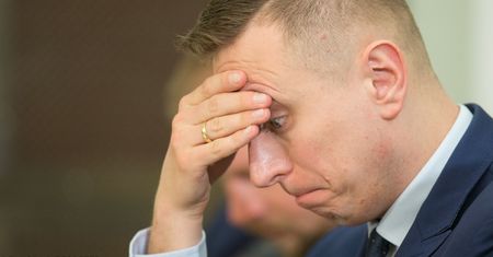 Brejza zapytał Caritas o zwrot nagród. Takiej odpowiedzi od księdza się nie spodziewał