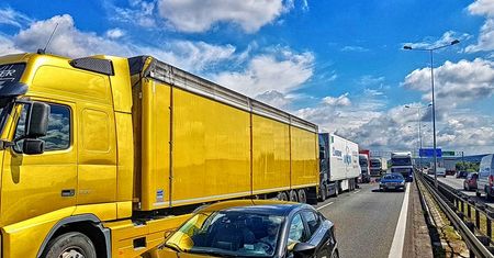 Gigantyczny korek na obwodnicy Krakowa. Zderzyły się auta