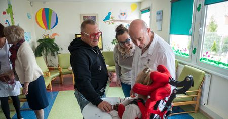 Owsiak pomaga toruńskiemu hospicjum. Internauci pytają, co w tym czasie robił Rydzyk