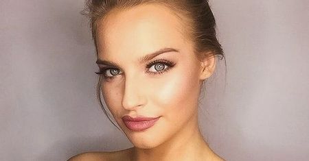 Karolina Pisarek całuje się z mężczyzną. Została przyłapana chwilę po rozstaniu