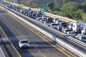 Policja pomoże kierowcom uwięzionym na autostradzie. Będą nowe procedury