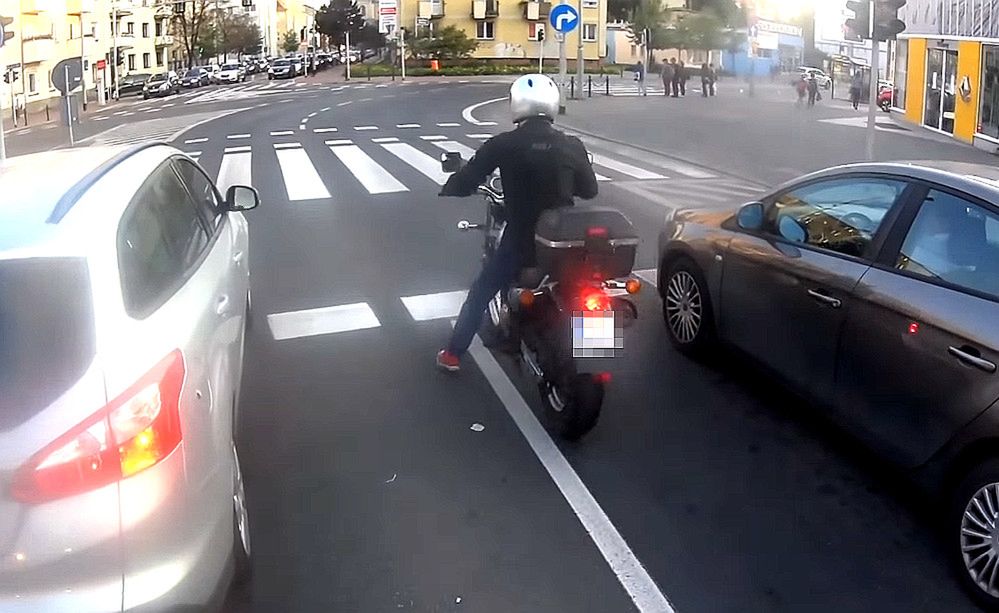 Motocykliści na drodze: co im wolno, na co trzeba uważać?