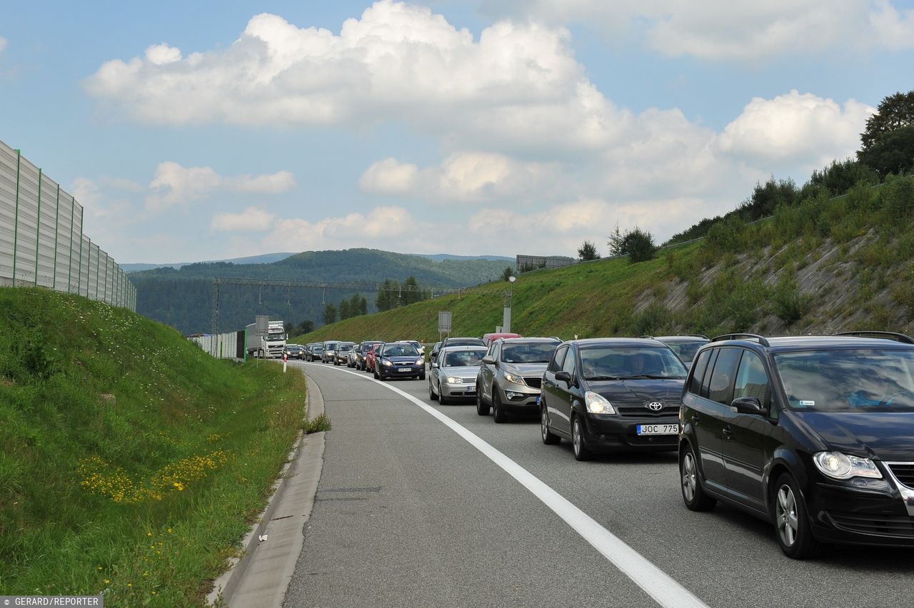 Korek na Zakopiance. 5 osób rannych w wypadku 