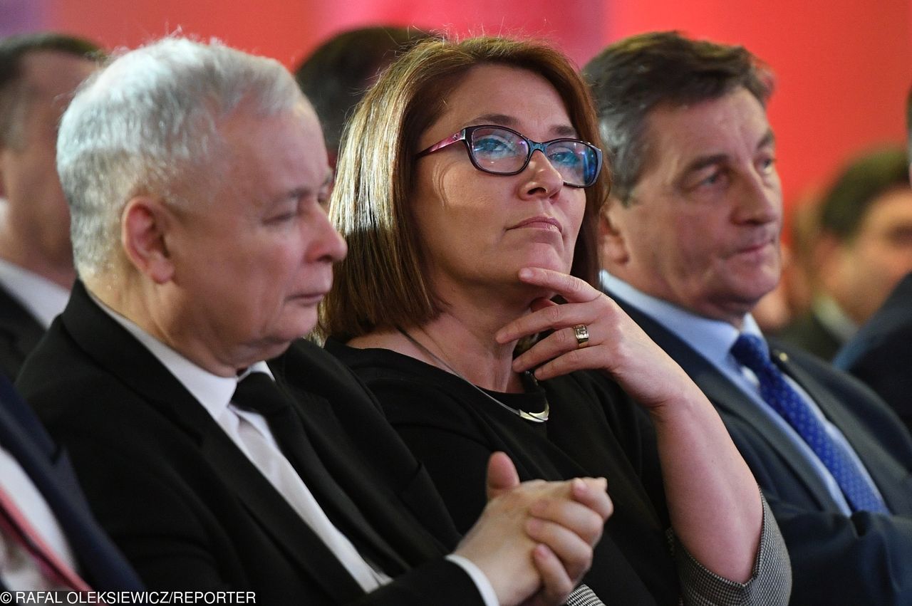 Roszady w PiS. Kaczyński awansował polityków, wśród nich Mazurek i Horała 