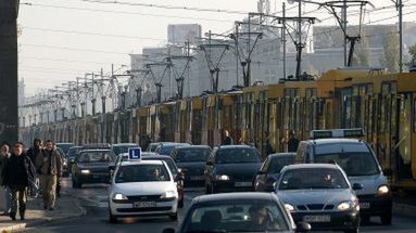 Korki tramwajowe w kierunku Mostu Poniatowskiego