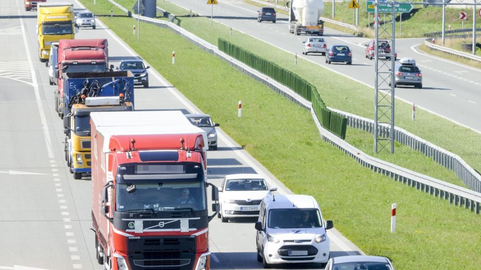 W niektórych miejscach jazda autostradą jest wolniejsza niż drogami krajowymi
