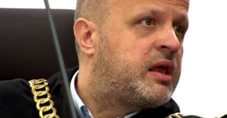 20-latka romansowała z sędzią przez internet. Została skazana
